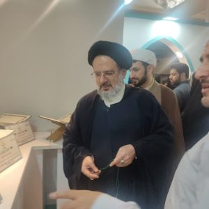 بازدید معاون بین الملل حوزه از غرفه های نمایشگاه قرآن