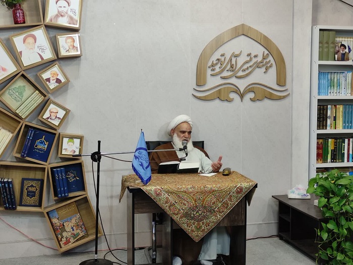 گرازش تصویری | برگزاری کلاس مثنوی با تدریس آیت‌الله رمضانی در مؤسسه «آوای توحید»