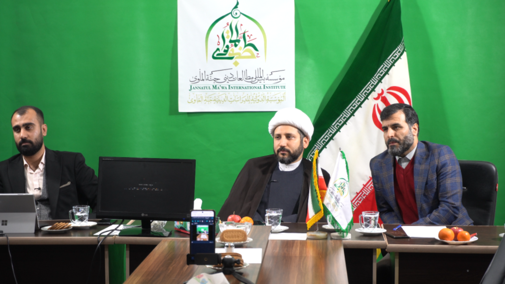 999999999999999-e1765700141867-1024x560