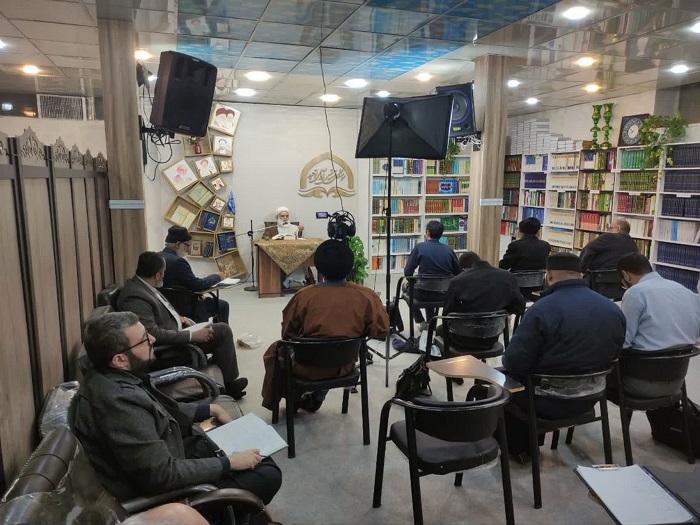 گزارش تصویری | برگزاری کلاس مثنوی خوانی با بیان آیت‌الله رمضانی در مرکز تربیت مدرسی آوای توحید