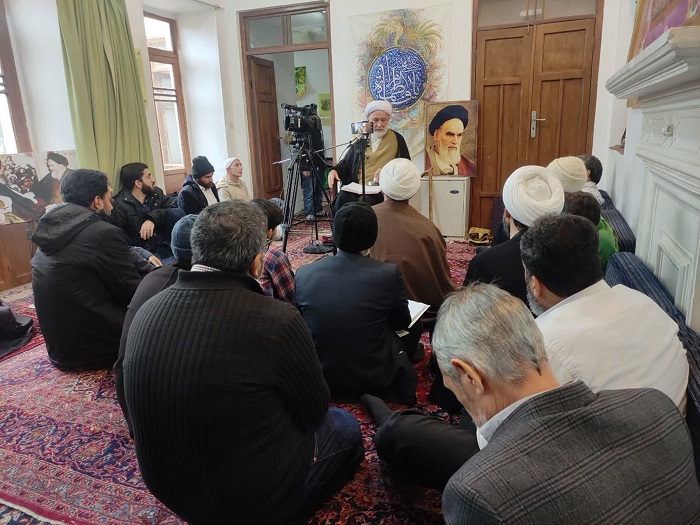 گزارش تصویری | برگزاری کلاس چهل حدیث حضرت امام