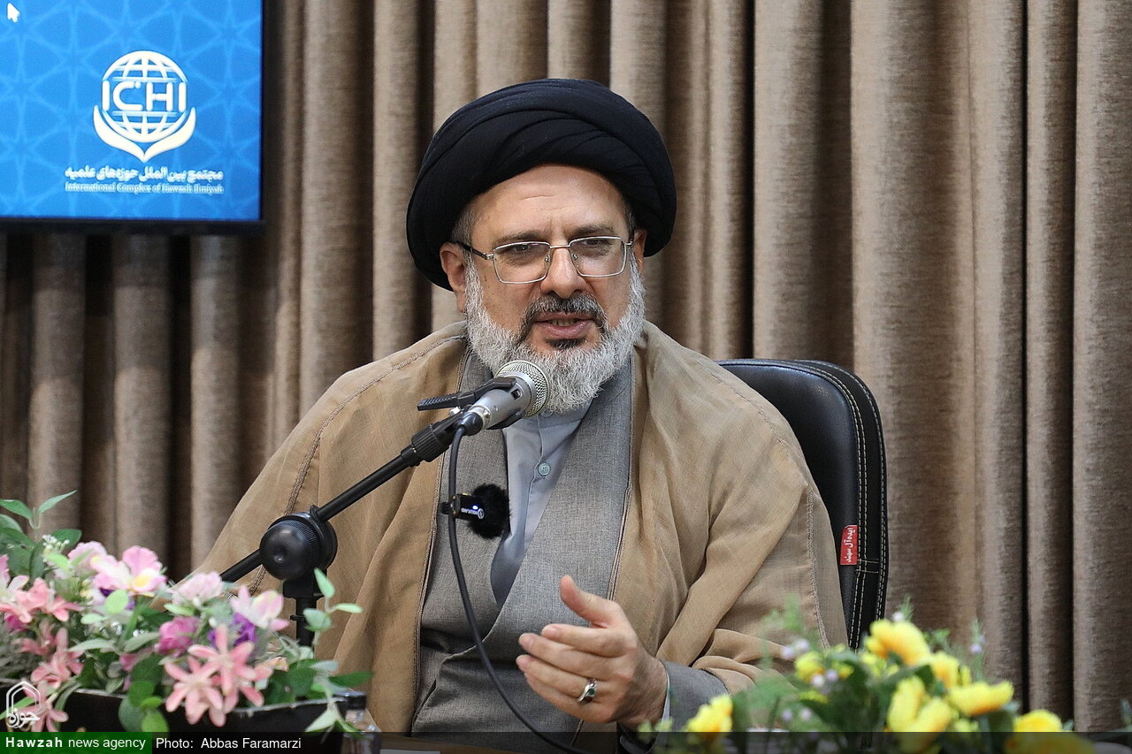 بازدید آیت‌الله اعرافی از مجتمع عالی بین‌الملل حوزه‌های علمیه