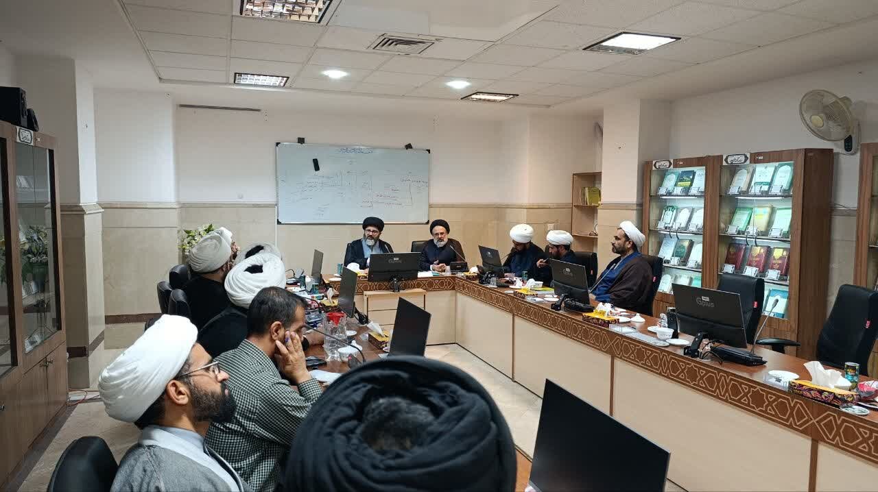  تأکید بر تبدیل زائر به حامل معرفت و گفتمان مقاومت