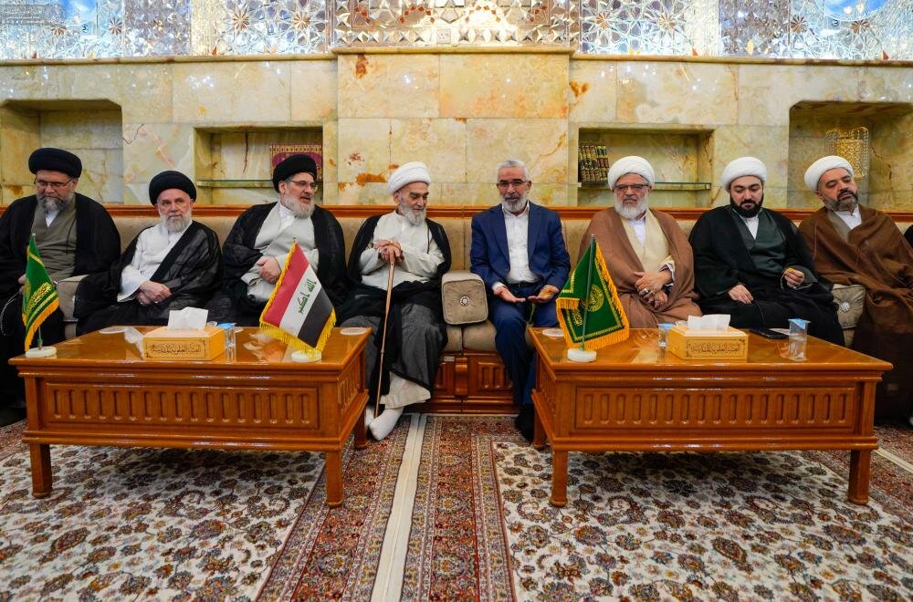 در دیدار با هیئتی حوزوی از قم، تولیت آستان علوی برنامه‌های هزارۀ حوزه علمیه نجف اشرف را تشریح کرد